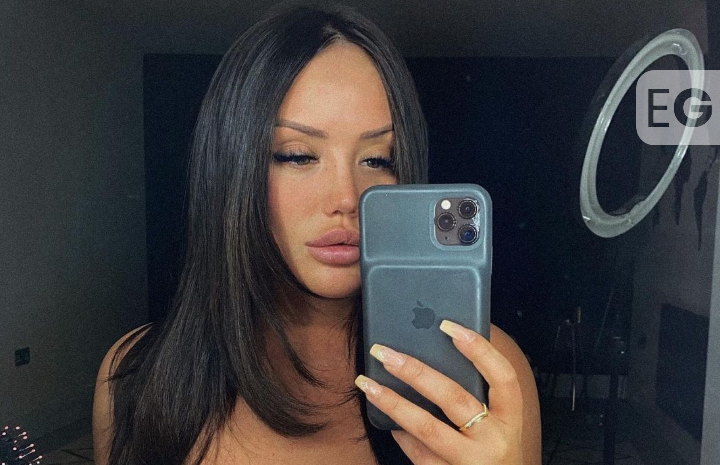 Charlotte Crosby shows off her fuller pout in Instagram ad snap