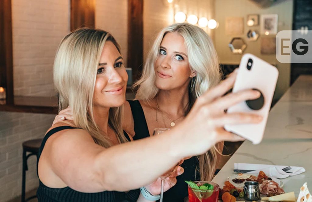 Brits spend £4billion trying to achieve 'perfect profile picture'