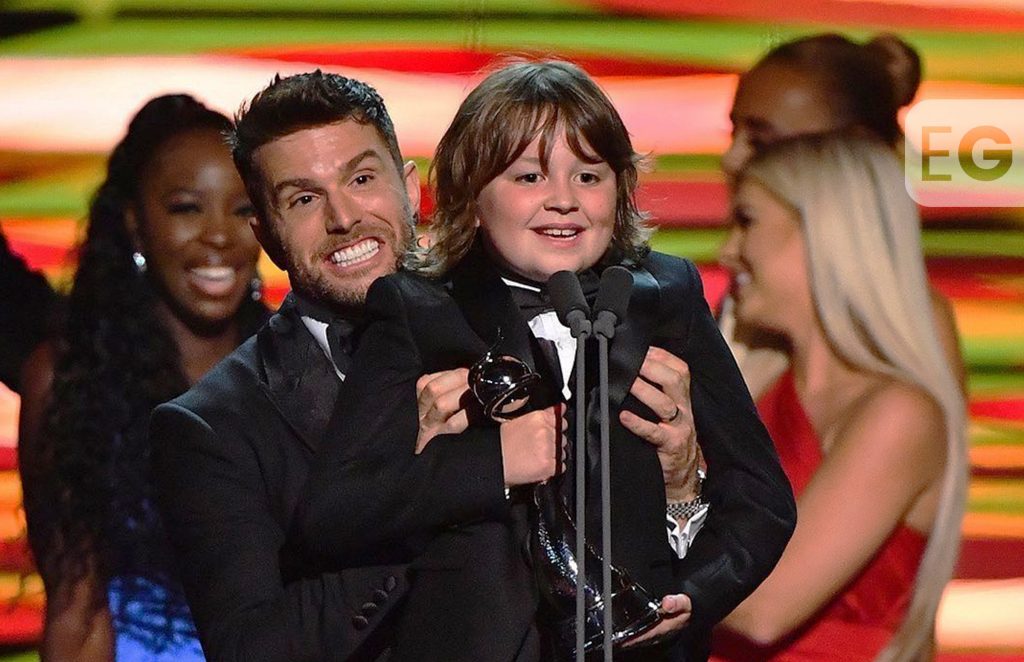 NTAs 2021: Joel Dommett forced to LIFT UP Jude Riordan