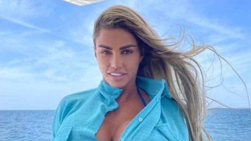 Katie Price flies off on holiday amid split rumours with Carl Woods